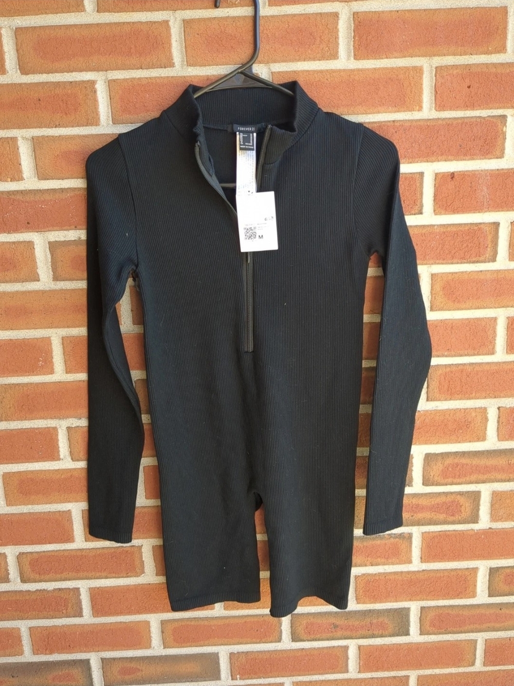 Forever 21 Ribbed Zip-Front Bodysuit in Black Size Medium NWT